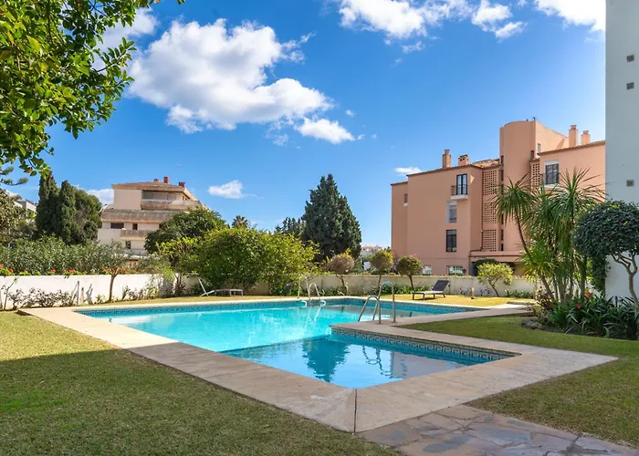 Puerto Banus Two Bedroom Luxurious Apartment With Parking